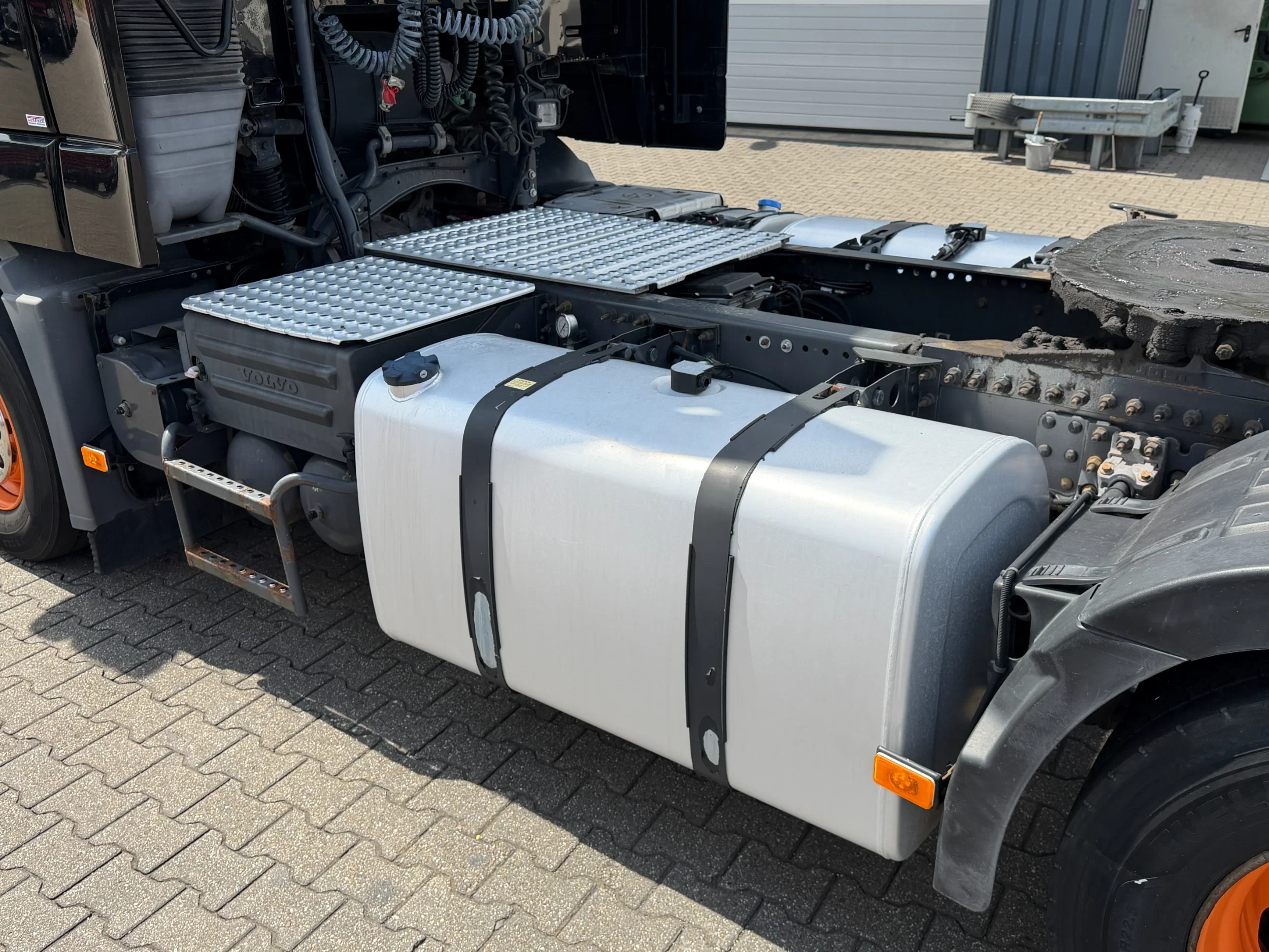 Volvo FH 2012 - 460 Globe XL *748 TKM* Euro 5 EEV 2 Tank afbeelding 9