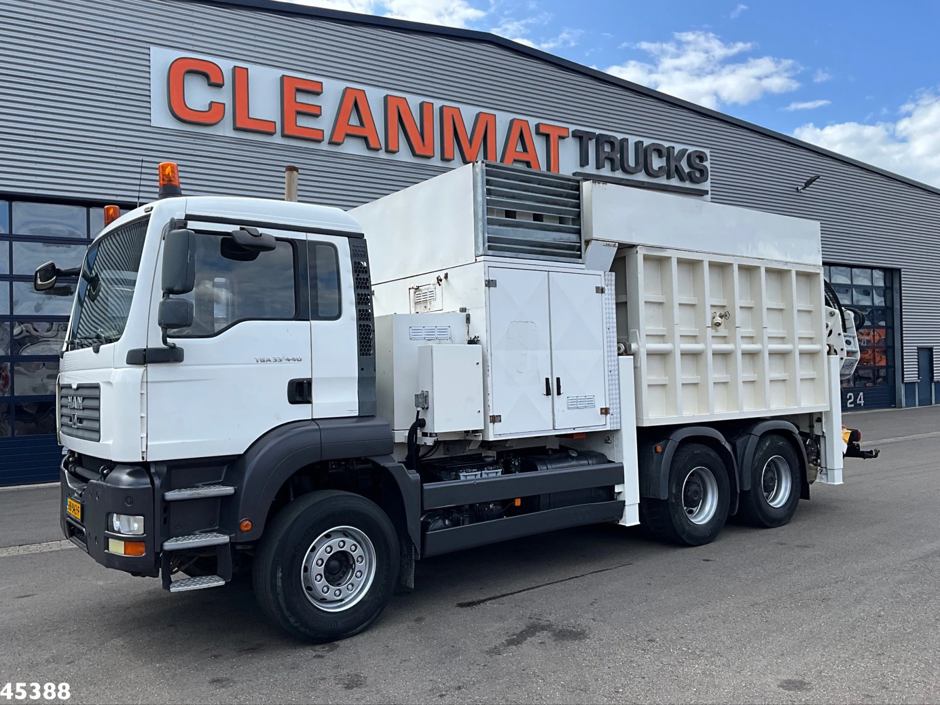 MAN TGA 2007 - 33.440 6x4 MTS Dino 8m³ Saugbagger Just 173.476 km! изображение 2