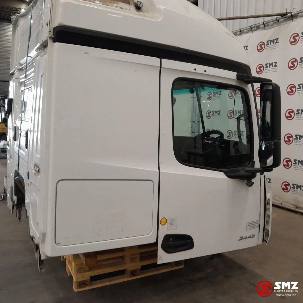 Mercedes-Benz 2016 - Occ cabine RHD Mercedes obrázek 8