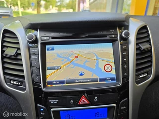 Hyundai i30 2016 - 1.6 GDi i-Motion plus Dealer onderhouden! obrazek 11