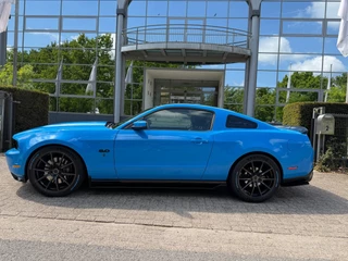 Ford Mustang 2012 - USA 5.0 V8 GT Aut /panoramdak/20 inch /apk afbeelding 2