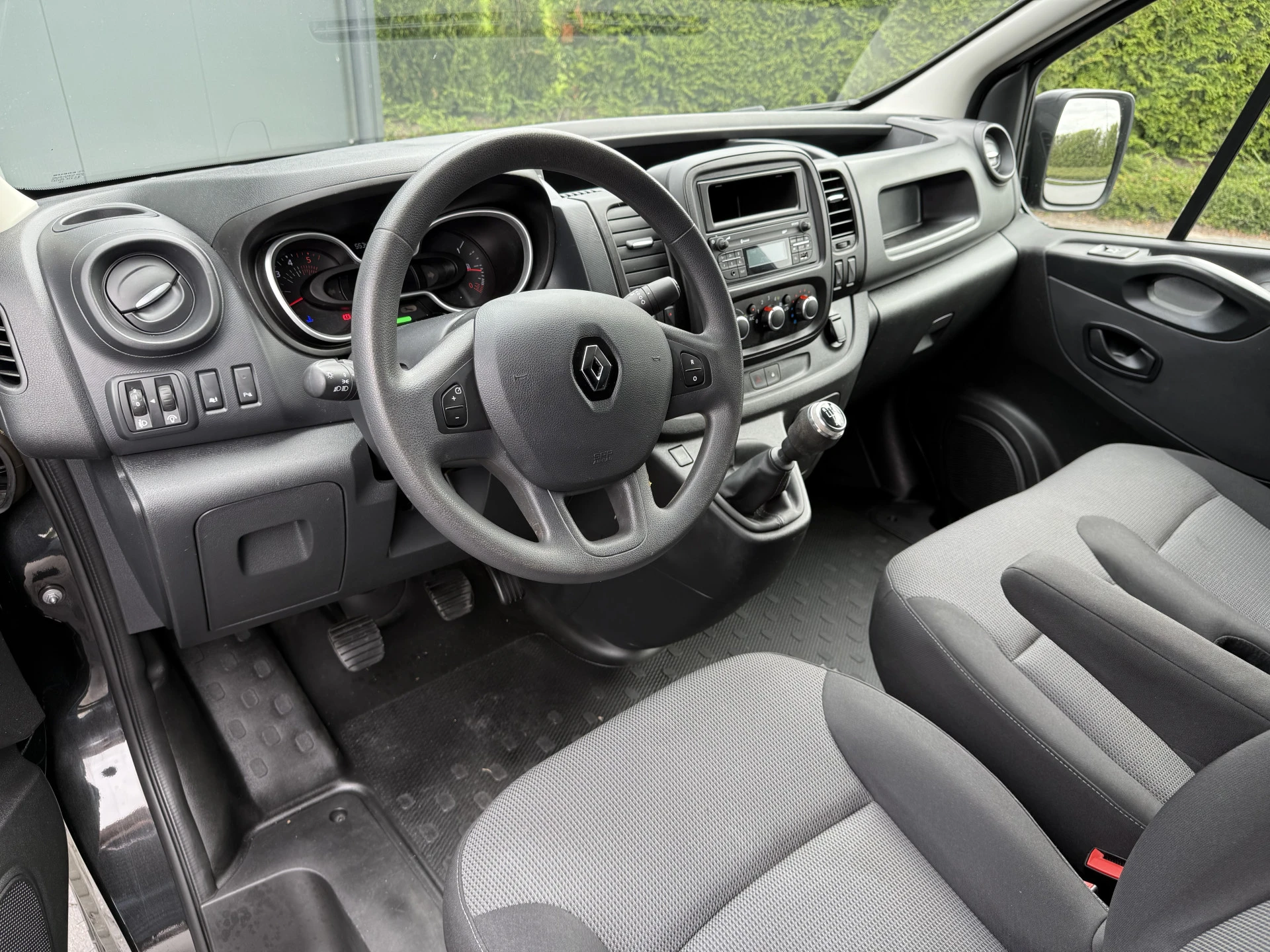 Renault Trafic 2021 - 2.0 dCi 120 PK / L2H1 / 1e EIG. / AIRCO / CRUISE / PDC / 3-ZITS / LED afbeelding 7