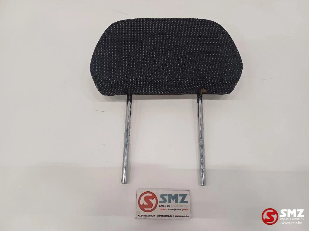Caterpillar 2022 - Headrest from seat Caterpillar obrázek 2