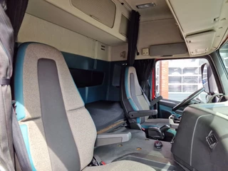 Volvo FM 2018 - 370 Globetrotter 6x2*4 - Box with sidedoors - Loadlift - Full air - Euro 6 obrazek 24
