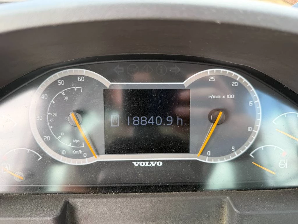 Volvo 2017 - L220H ( PERFECT CONDITION ) afbeelding 17