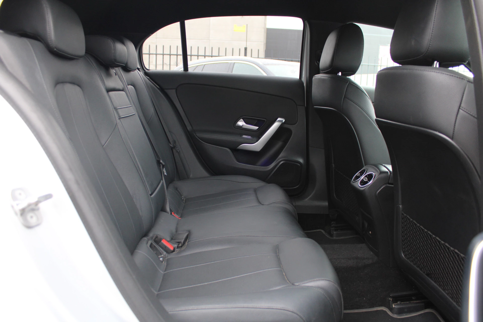 Mercedes-Benz A-Class 2023 - 250e AUT8 Luxury Line (FACELIFT) LEDER SFEER NAVI TREKHAAK obrázek 17