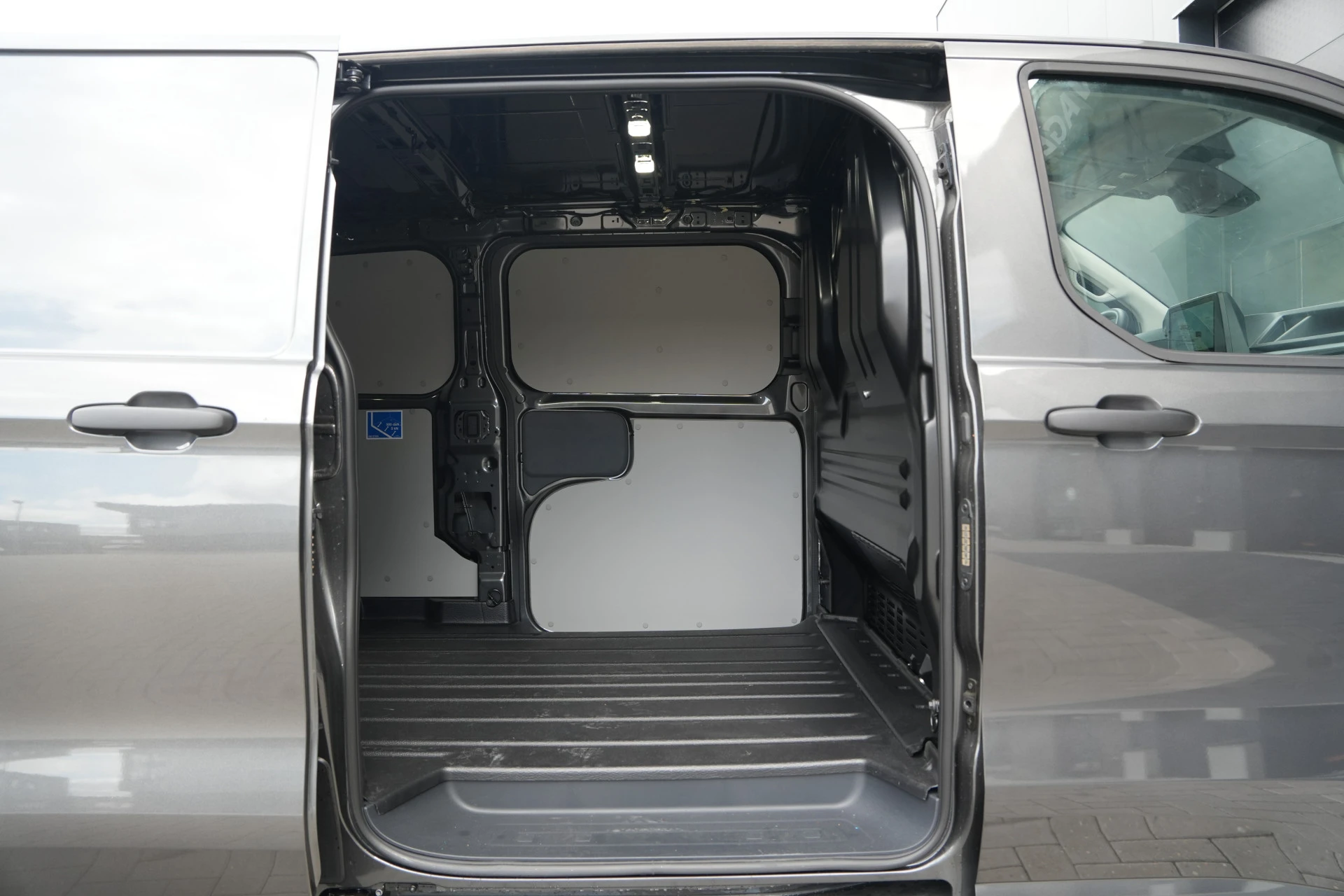 Ford Transit Custom 2025 - 320 2.0 TDCI L2H1 Trend 136pk - INCLUSIEF BPM - 2x Schuif - Achterklep - LED - Carplay - Stoelverwarming - Rijklaar Bild 13