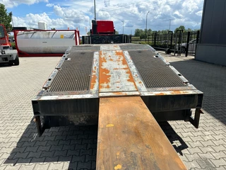 Broshuis N/A 2015 - 3ABSD Lowloader 3-axle / GVW: 53.000kg / Neck: 23.000kg / hydraulic steering + ramps + loading table / 4.60m extendable / winch / liftaxle immagine 41