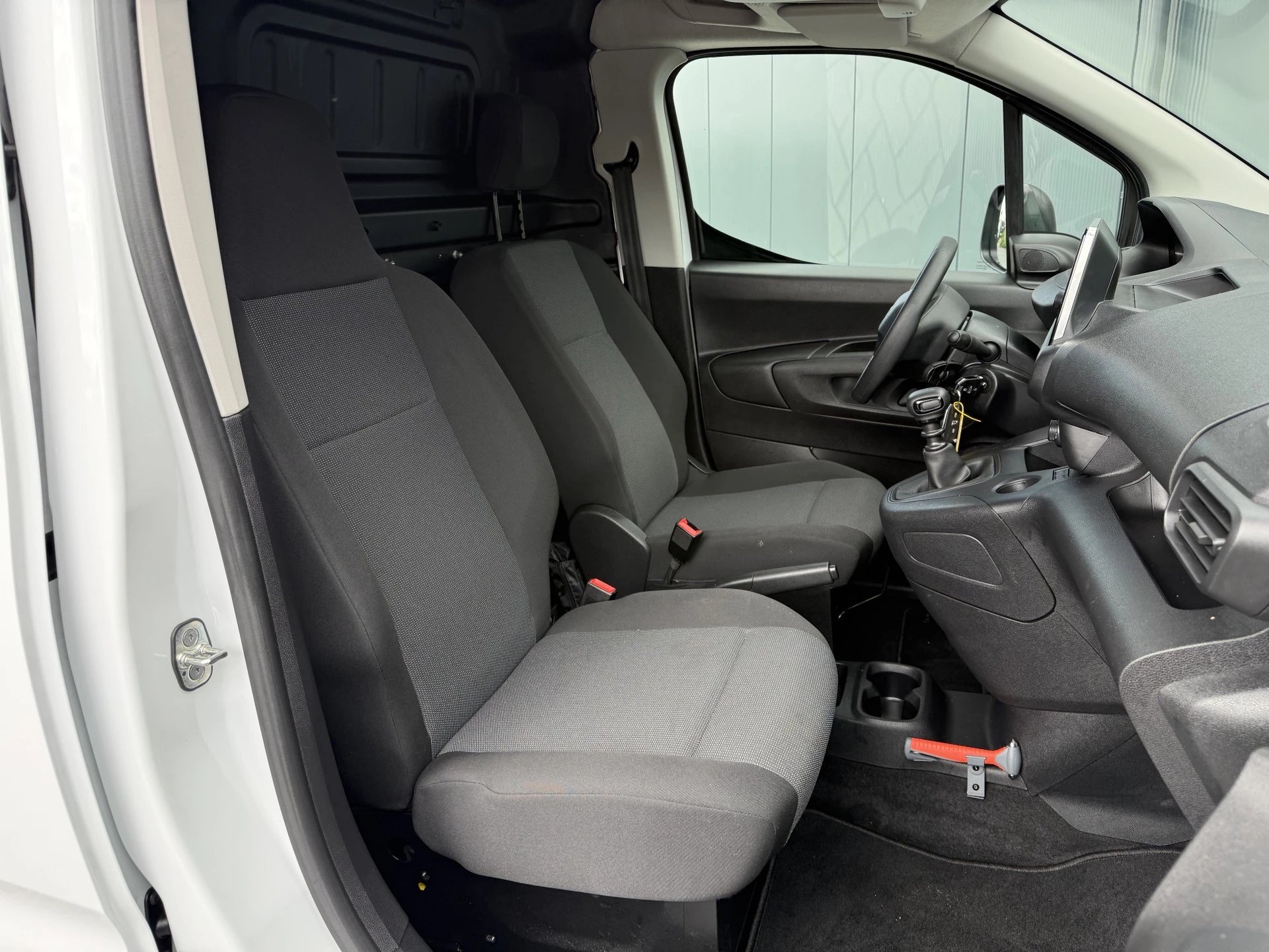 Peugeot Partner 2023 - 1.5 BlueHDi 102 PK / L1H1 / 1e EIG. / AIRCO / CRUISE / CARPLAY / SCHUIFDEUR / ZEER NETJES! zdjęcie 8