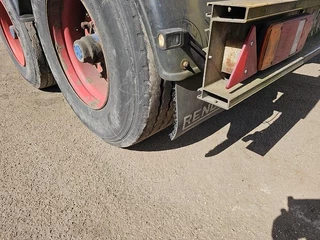 Renders 2 axle 20 ft container chassis  steel  springs bpw drum heavy duty 1996 - N/A image 26