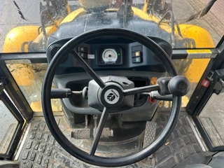 New Holland N/A 2011 - LB115B, CE, 240 MM MULTI PURPOSE LOADER BUCKET, 800 MM BACHOE DIGGING BUCKET, FLIP OVER FORKS, AIR CONDITIONER immagine 18