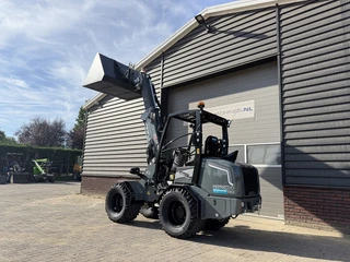 Giant G2700 TELE HD+ minishovel NIEUW €899 LEASE 2026 afbeelding 3 miniatuur