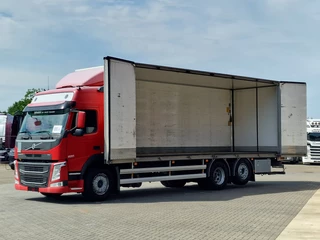 Volvo FM 2018 - 370 Globetrotter 6x2*4 - Box with sidedoors - Loadlift - Full air - Euro 6 obrazek 4