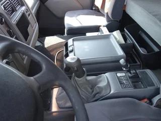 Renault Premium 420 2004 - 18,500liter tank,manual gearbox,airco image 5