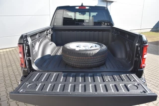 Dodge Ram 1500 2024 - 4x4 Crew Cab Laramie Black Hurricane ALL IN obrazek 30