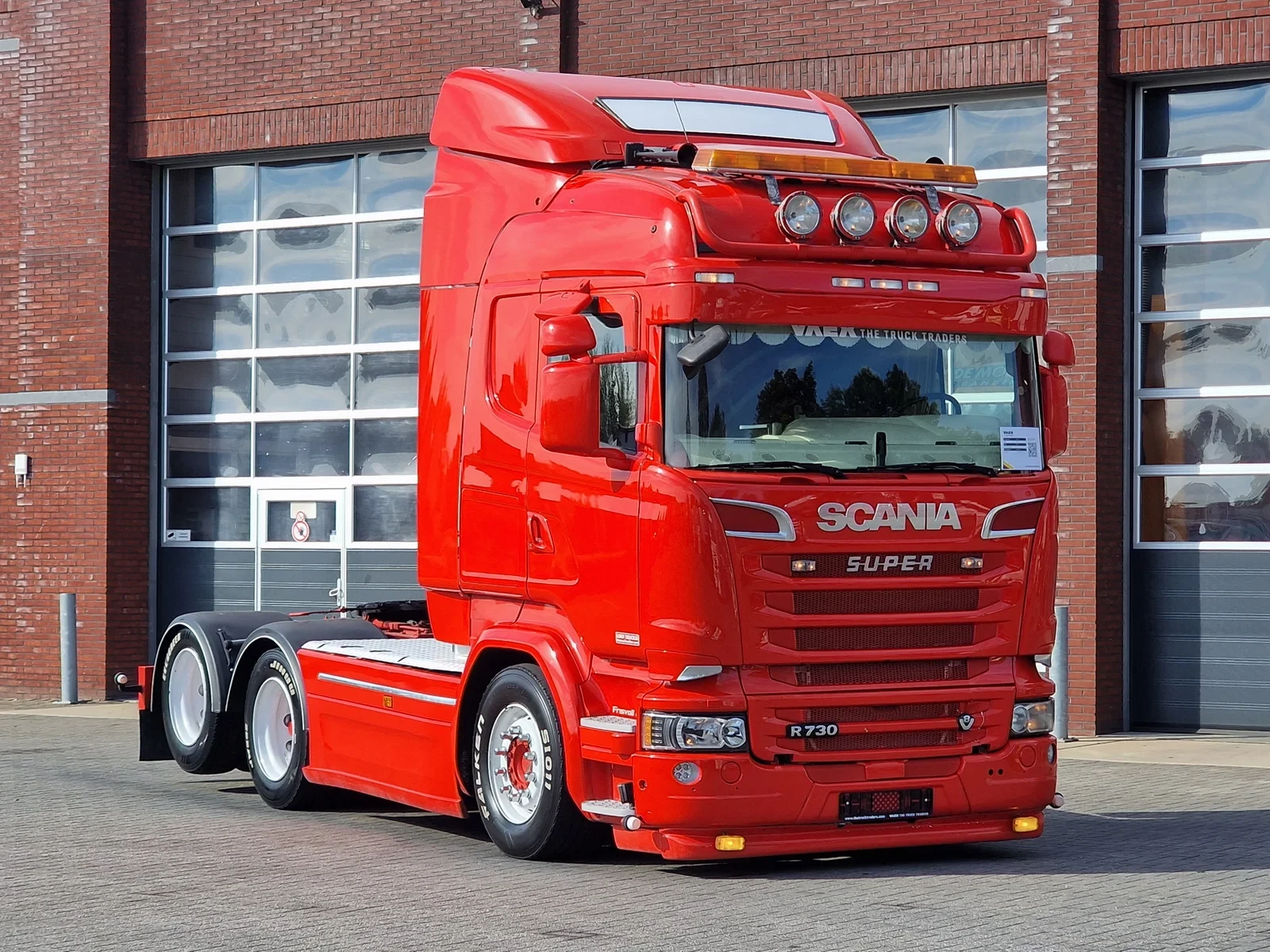 Scania R 2016 - R730 V8 Highline 6x2 - Show truck - Full spec - Custom interior - Retarder - Full air afbeelding 1