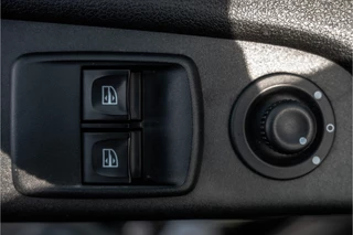 Renault Trafic 2018 - Passenger **1.6 dCi 9-Pers L2H1 | Incl. BPM, BTW vrij | R-Link | Navi | Airco | Cruise | PDC | MF Stuur | Start / Stop** zdjecie 26