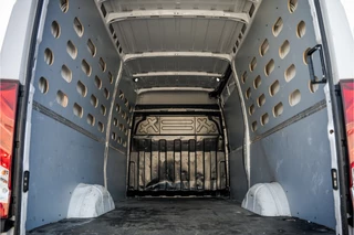 Iveco Daily 2021 - **35S14V 2.3 L2H2 | Automaat | Euro 6 | Cruise | Climate | 3500 KG Trekgewicht | Trekhaak** image 10