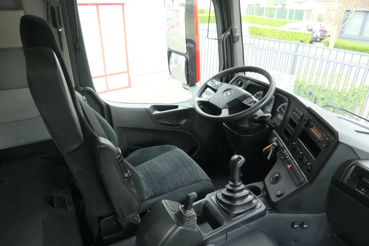 Mercedes-Benz Arocs 4151 2019 - | 8X6 | Voith Retarder | 250470Km | 2019 | Full Spring Suspension | New Tires 100% | Manual Gearbox | Euro6 | French Truck obrázek 43