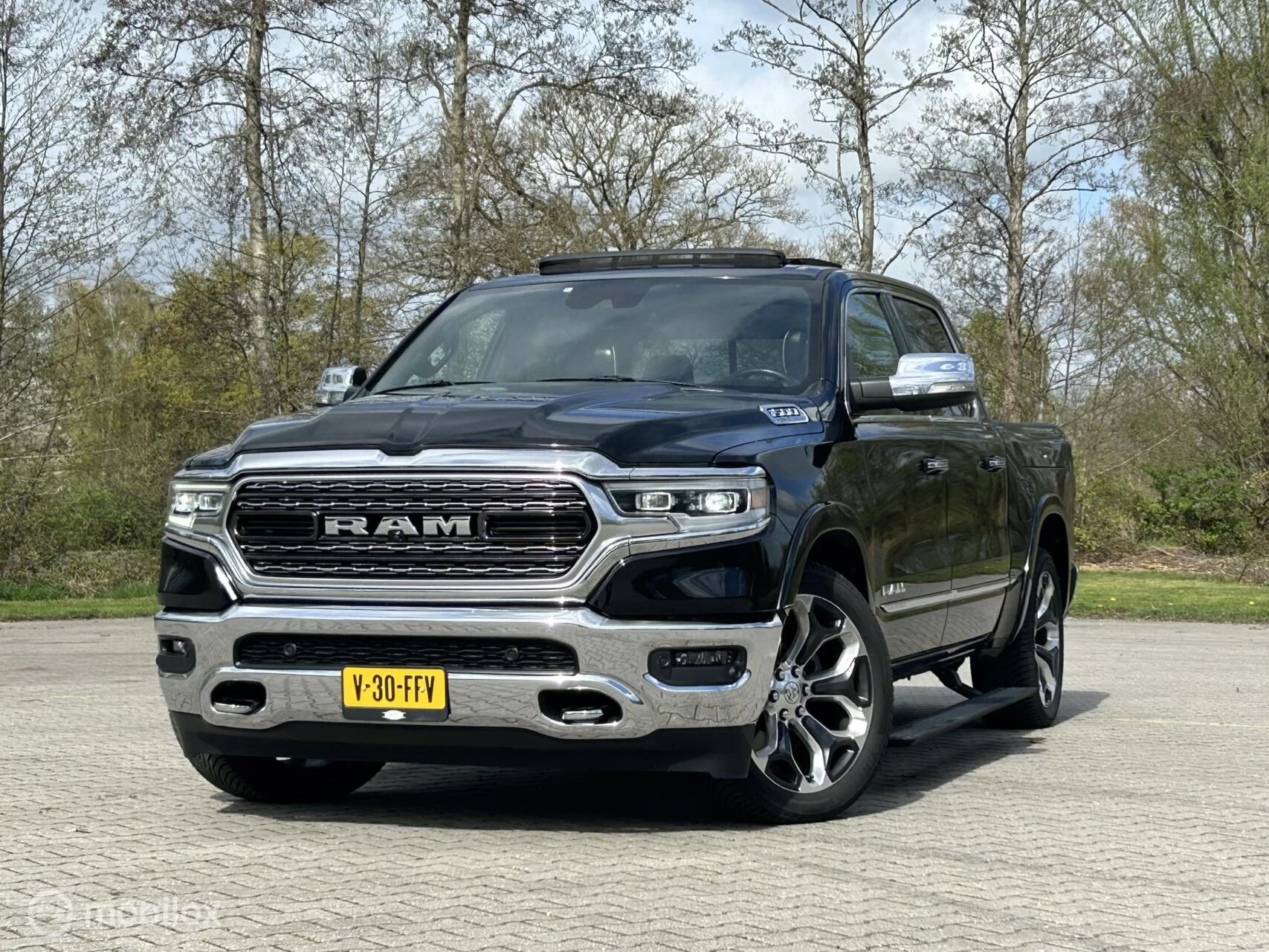 Dodge Ram 1500 2022 - 4X4 5.7 V8 4x4 Crew Cab Limited obrázek 41