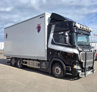 Scania R 2018 - R580 V8 NGS Highline 6x2*4 - Retarder - Custom interior - 4.75 WB - Full air te koop