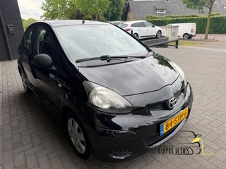 Toyota Aygo 2011 - 1.0-12V Now bild 5