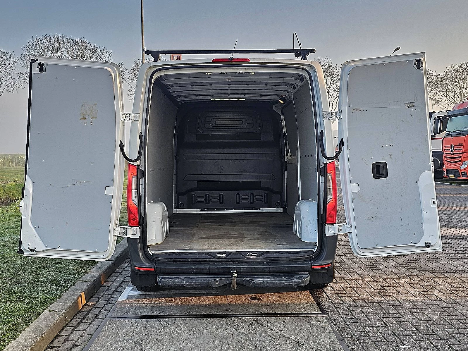 Mercedes-Benz Sprinter 2021 - 211 image 12