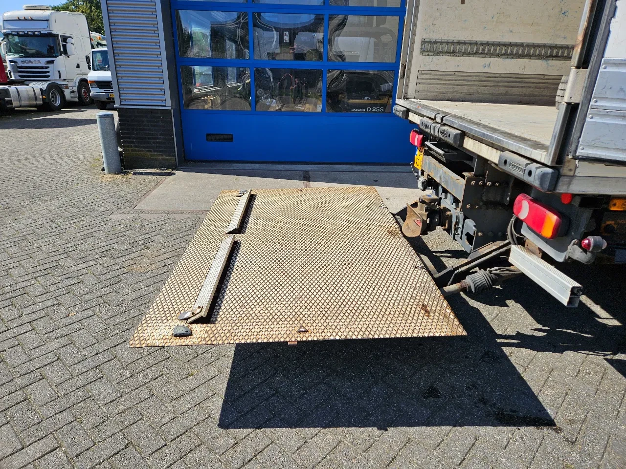 Renault Midlum 220 2010 - DXI Carrier Dhollandia Laadklep 170.000 Km изображение 13