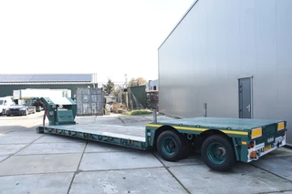 Nooteboom 2007 - EURO-38-02 - LOW LOADER - 3.27m EXTENDABLE - BPW AXLES - DRUM BRAKES - REMOVABLE FRONT - TOP CONDITION - image 2 thumbnail