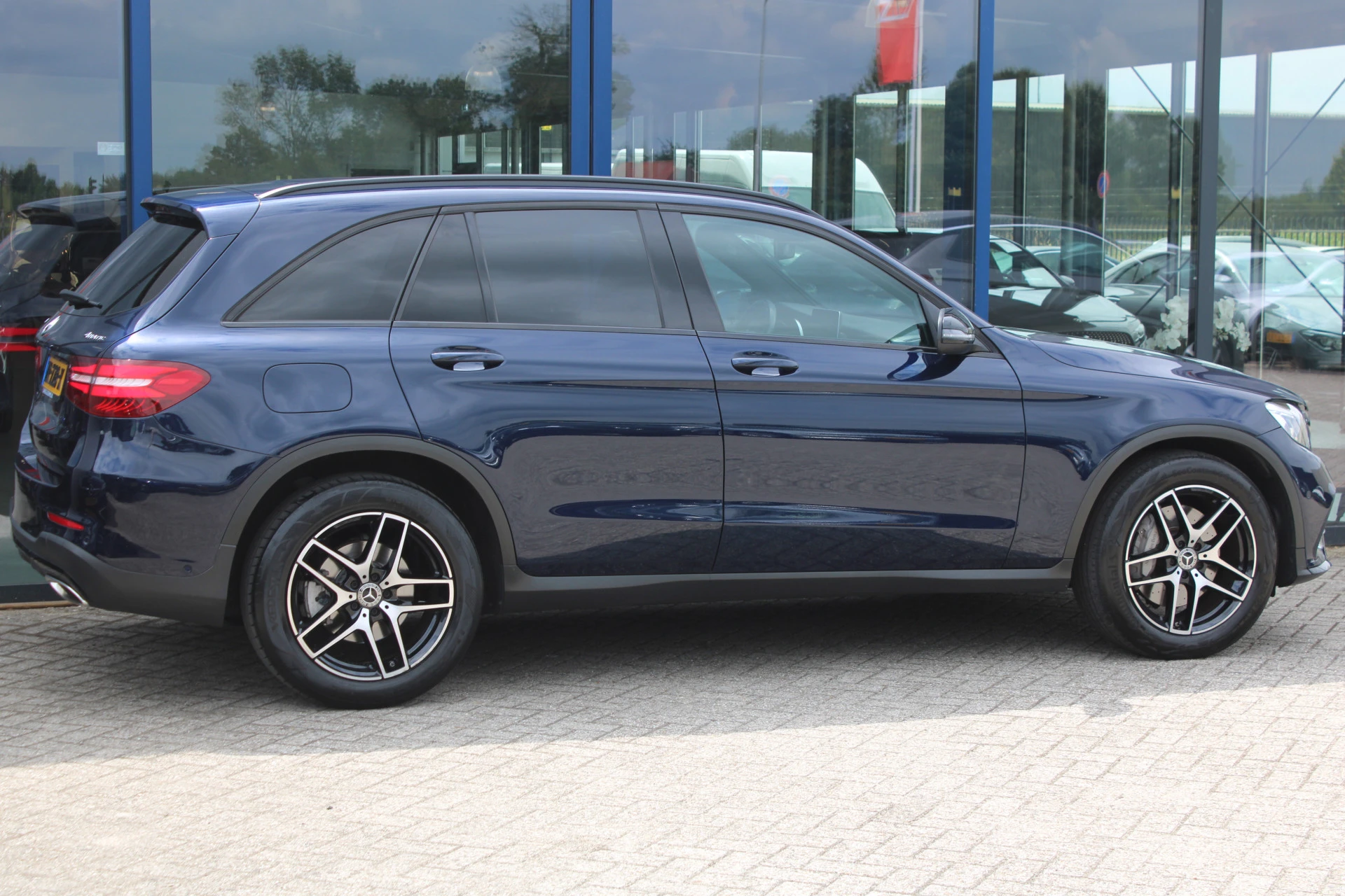 Mercedes-Benz GLC 2019 - 250 4MATIC AMG LINE NIGHT PAKKET COMAND CARPLAY <<NL AUTO>> afbeelding 7