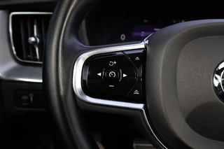 Volvo XC60 2022 - 2.0 B4 Aut. R-DESIGN / Panorama dak / Volleder immagine 31
