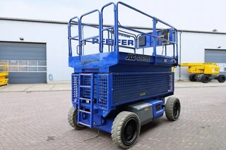 JLG 2012 - 4069LE Electric, 14.2m Working Height, 360kg Capac image 2 miniature
