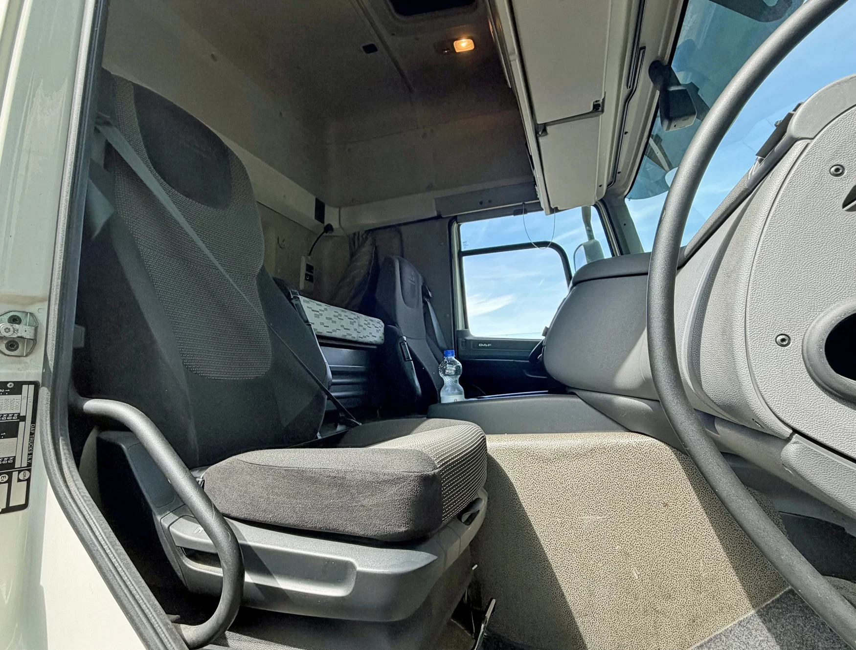 DAF 400 2015 - CF SPACE CAB TOP CONDITION NL TRUCK obrázek 13