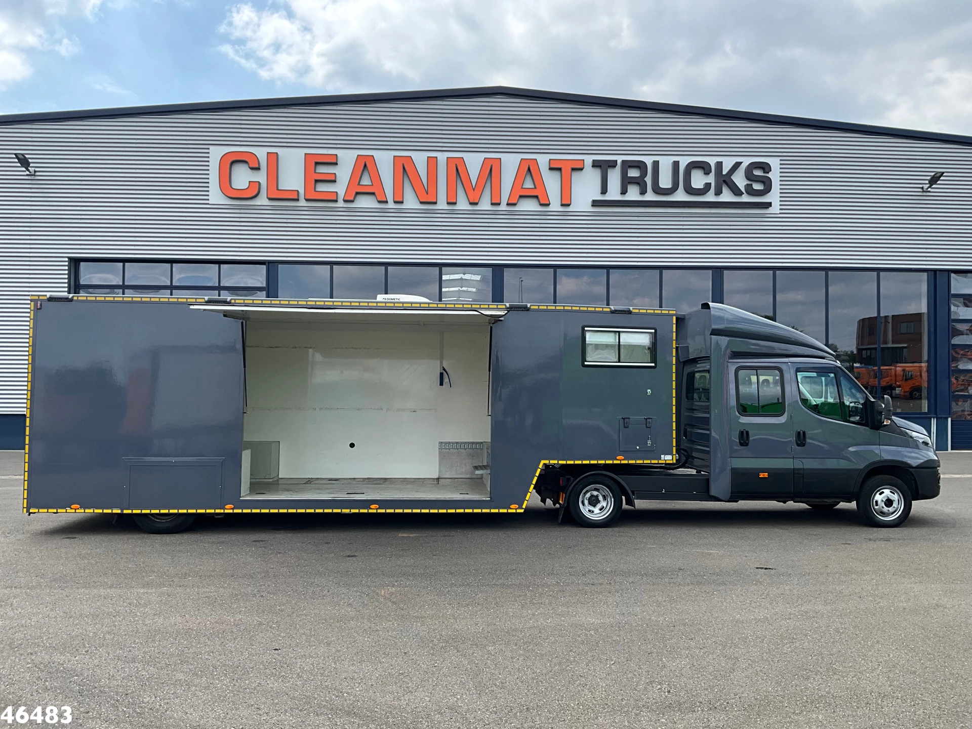 Iveco Daily 2019 - 50C21 + Kuiper KPRO54 gesloten laadbak BE-Combi Just 31.119 km! afbeelding 1