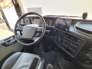 Volvo FH 2023 - 13.500 Globetrotter XL 6x2 - Retarder - Full air - Leather - Camera imagen 11