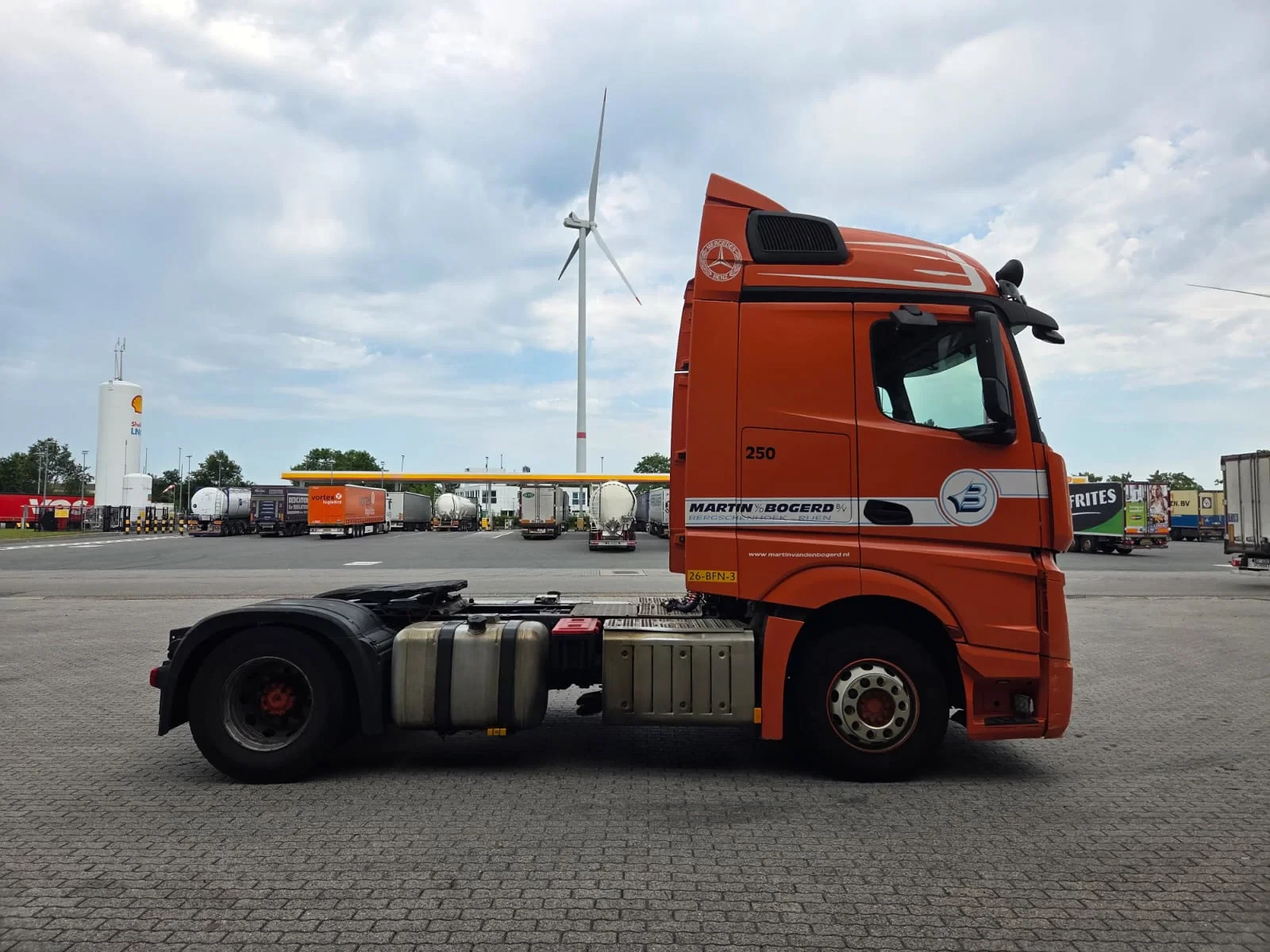Mercedes-Benz Actros 2015 - 1942 APK 04-2027 obrázek 18