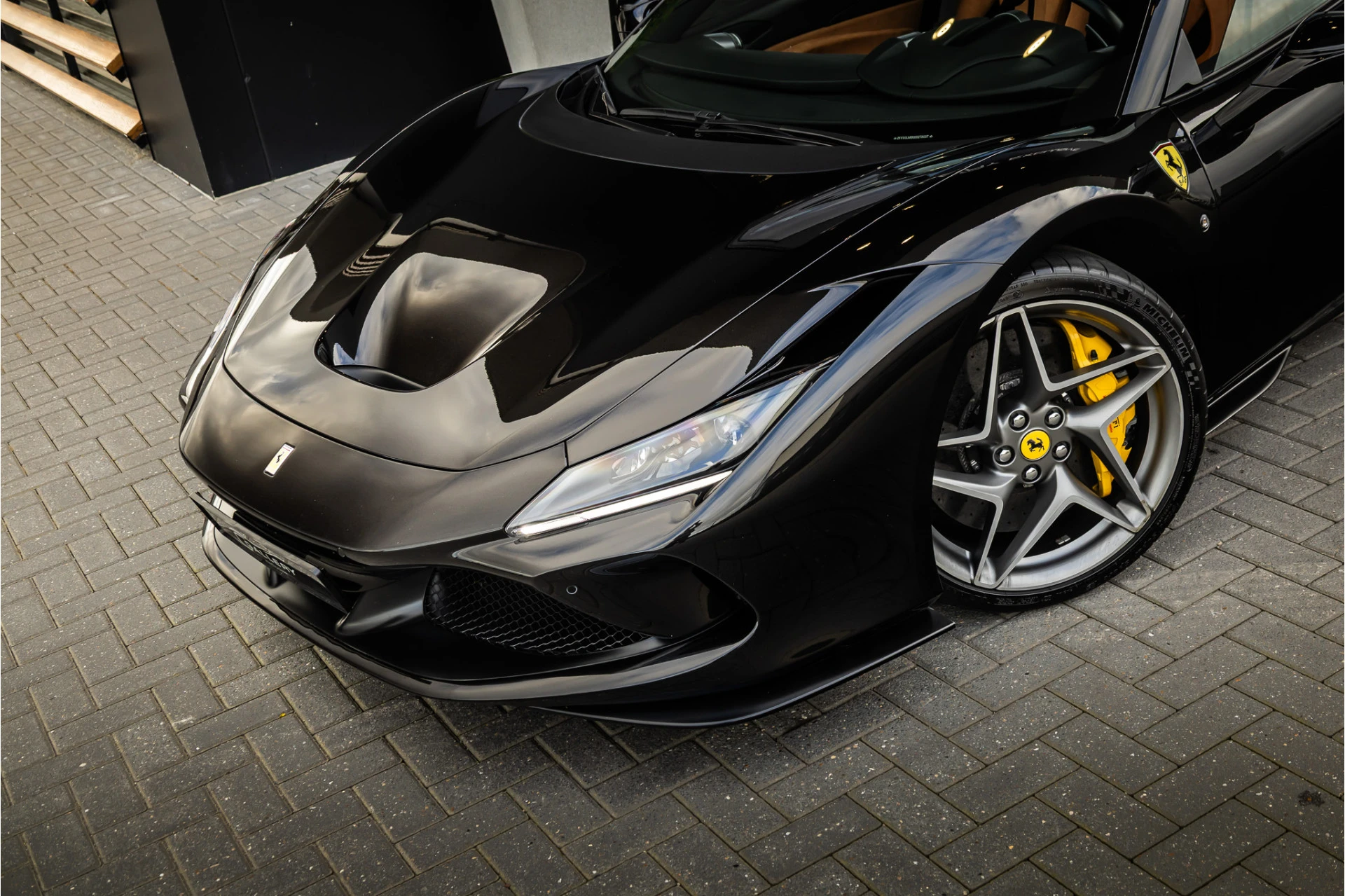 Ferrari F8 Spider 2022 - 3.9 V8 HELE obrázek 37