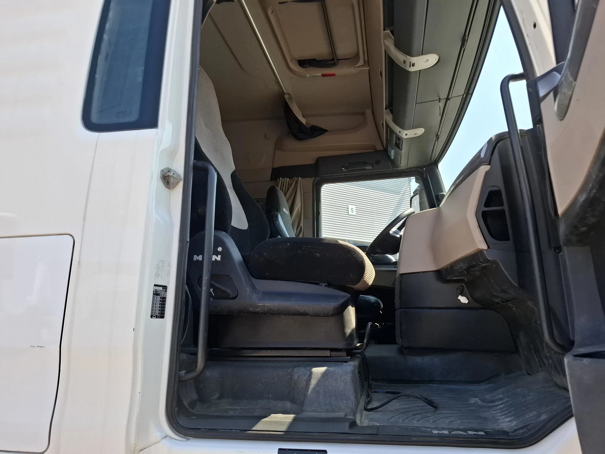 MAN TGX 2018 - 18.500 / INTARDER / HYDRAULICS / 725321 KM / PARK-AIRCO / ALCOA / FRIDGE / LWDS / AUTOMATIC / EURO-6 / 2018 immagine 26