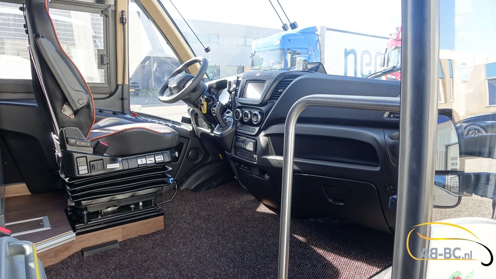 Iveco Rosero First Busworld Edition 31 Seats EURO 6 2026 afbeelding 36
