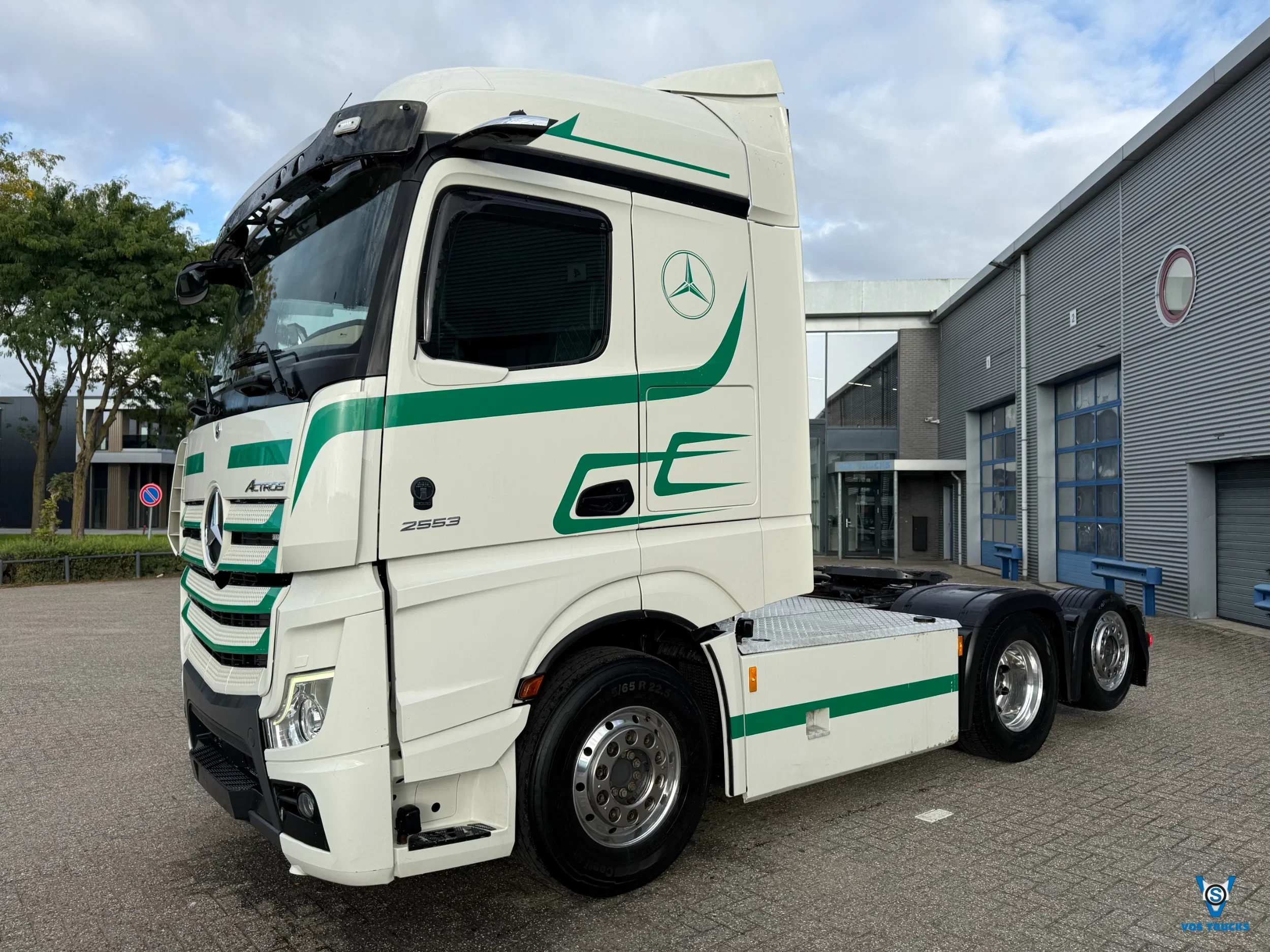 Mercedes-Benz Actros 2020 - 2553 / ONLY:536887 KM / I-PARKCOOL / MIRRORCAM / FRIDGE / TRUCK IS DRIVEABLE / FULL-AIR / ALCOA / AUTOMATIC / EURO-6 / 2020 afbeelding 1