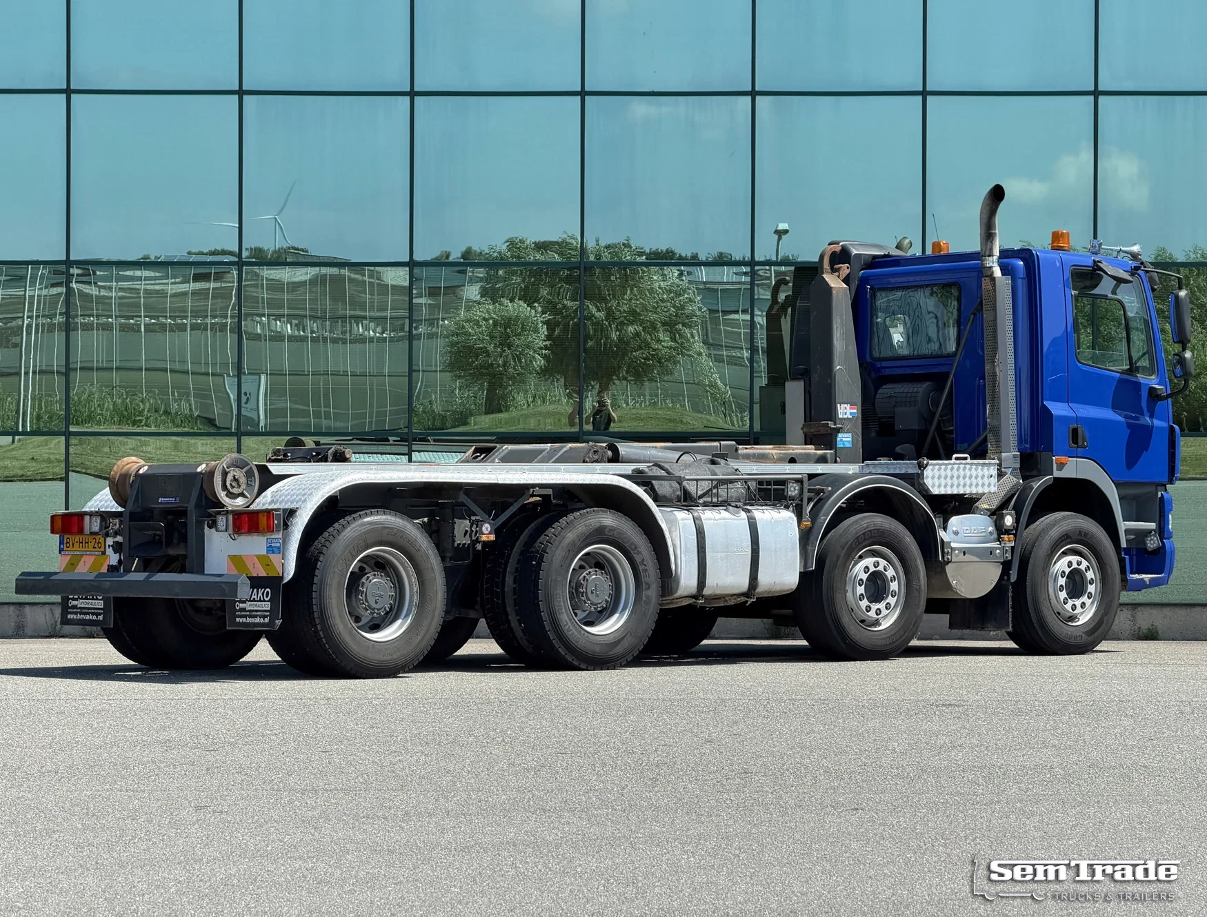 Ginaf X 4241 S 2008 - 8X4 EURO 5 MANUAL GEARBOX 460 HP ONLY 159.500 KM 4-AXLE AIRCO SUPER CONDITION HOLLAND-TRUCK afbeelding 4