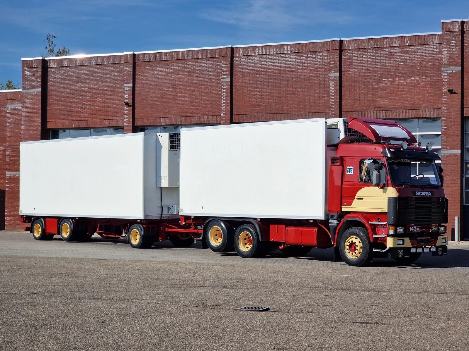 Scania R 1988 - R143-450 V8 6x2 Frigo combination - Oldtimer - Super condition - Krone trailer afbeelding 1