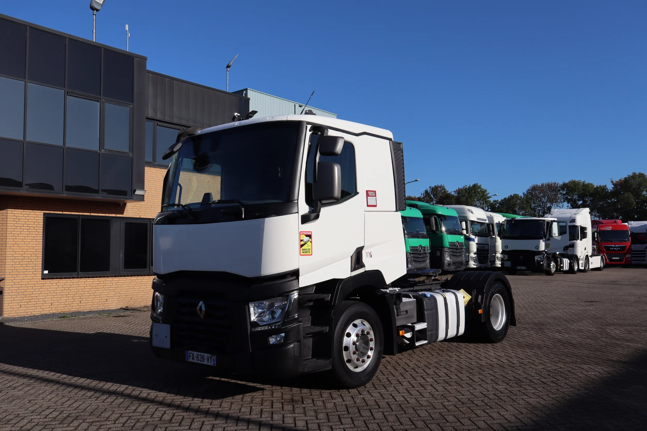 Renault T440 2018 - * EURO6 * 4X2 * LOW CABINE * afbeelding 1