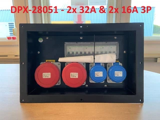 2025 - Socket boxes - various options zu verkaufen