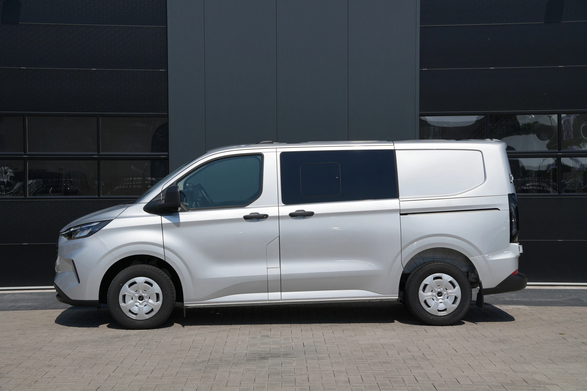 Ford Transit Custom 2025 - 320 2.0 TDCI L1H1 Trend DC 136pk - INCLUSIEF BPM - 2x Schuif - Stoel/stuurverwarming - Cruise - Navi - Camera - Rijklaar imagen 9