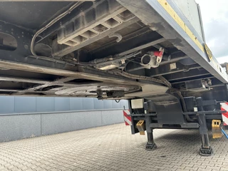 Broshuis N/A 2017 - 3ABSD Lowloader 3-axle / GVW: 59.000kg / Neck: 23.000kg / hydraulic steering + ramps + loading table / 4.60m extendable / winch / liftaxle image 17