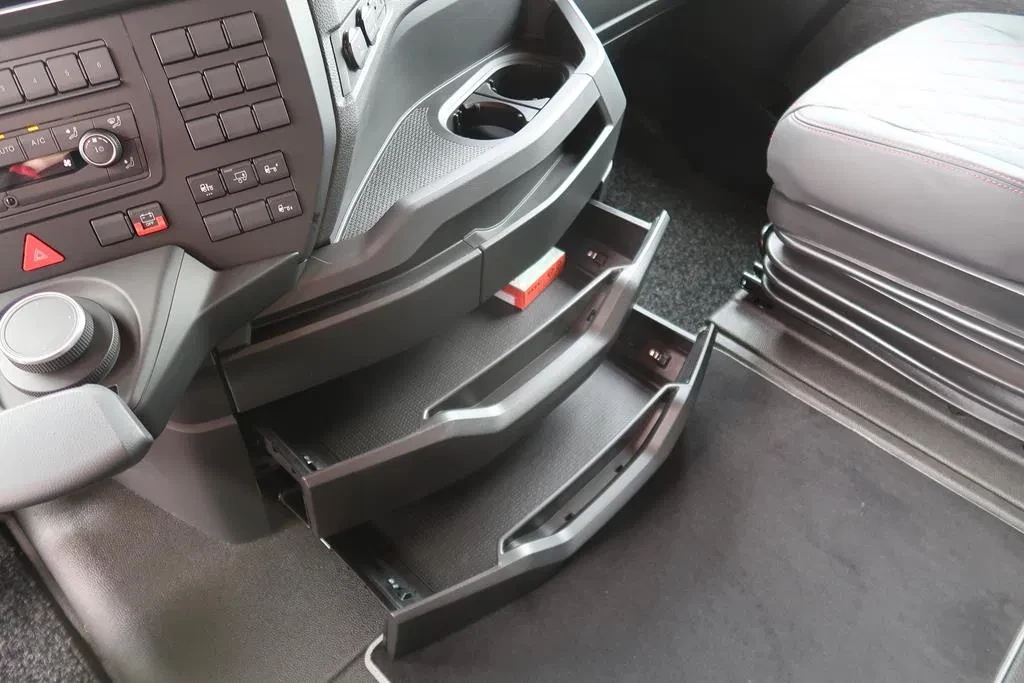 MAN TGX 2025 - 18.560 MAN - 18.560 - D30 - ADR - Full air New! 75KM afbeelding 34