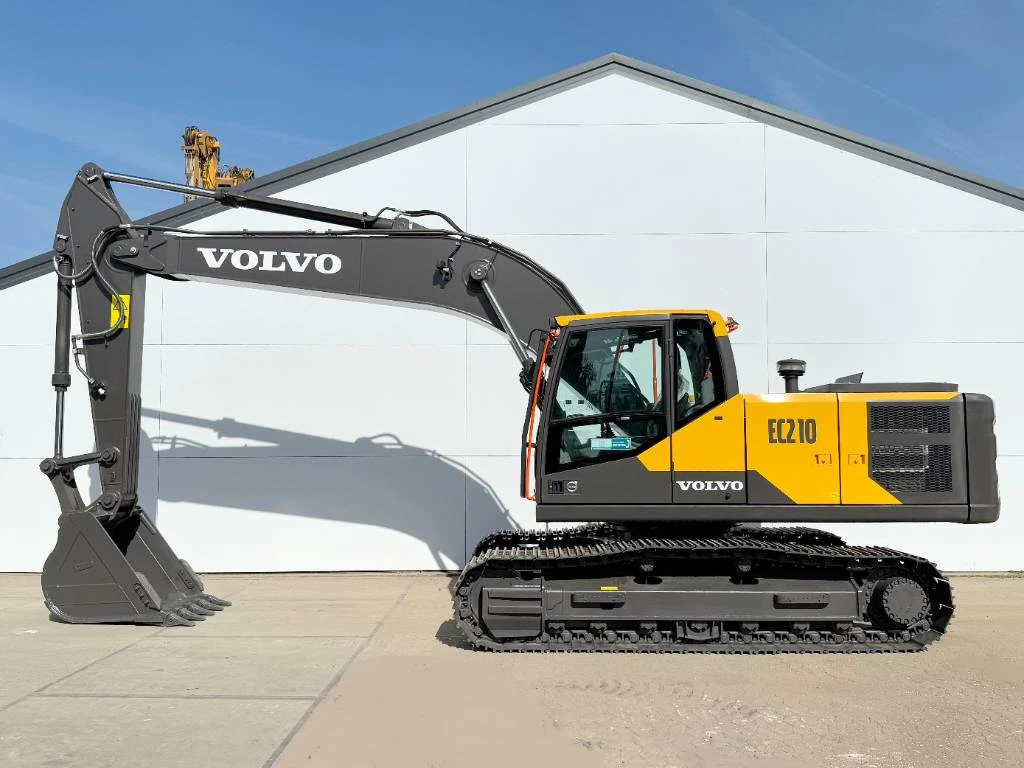 Volvo 2026 - EC210 NEW / UNUSED (EC220DL) image 1
