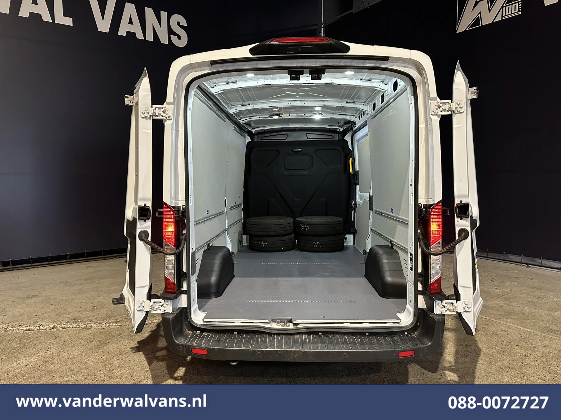 Ford Transit 2021 - 2.0 TDCI 131pk L3H2 Euro6 Airco | Camera | Navigatie | Apple Carplay | Stoelverwarming zdjęcie 13