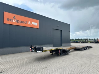 Broshuis 2017 - 3ABSD Lowloader 3-axle / GVW: 59.000kg / Neck: 23.000kg / hydraulic steering + ramps + loading table / 4.60m extendable / winch / liftaxle afbeelding 2 miniatuur